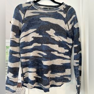 27 Miles 100% Cashmere Blue Camo Sweater. XS